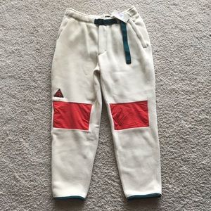 Nike ACG Sherpa Fleece Light Cream Pants